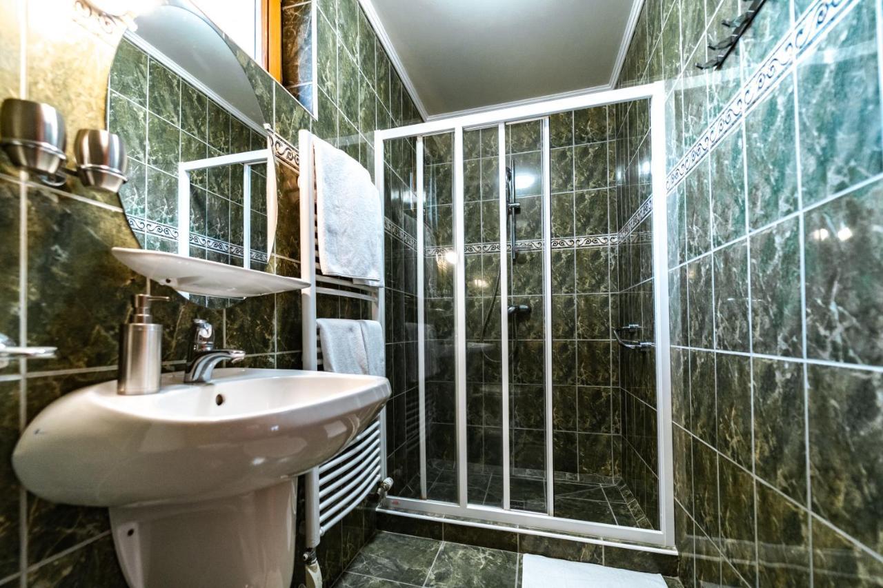 גיולה Estike Apartman מראה חיצוני תמונה