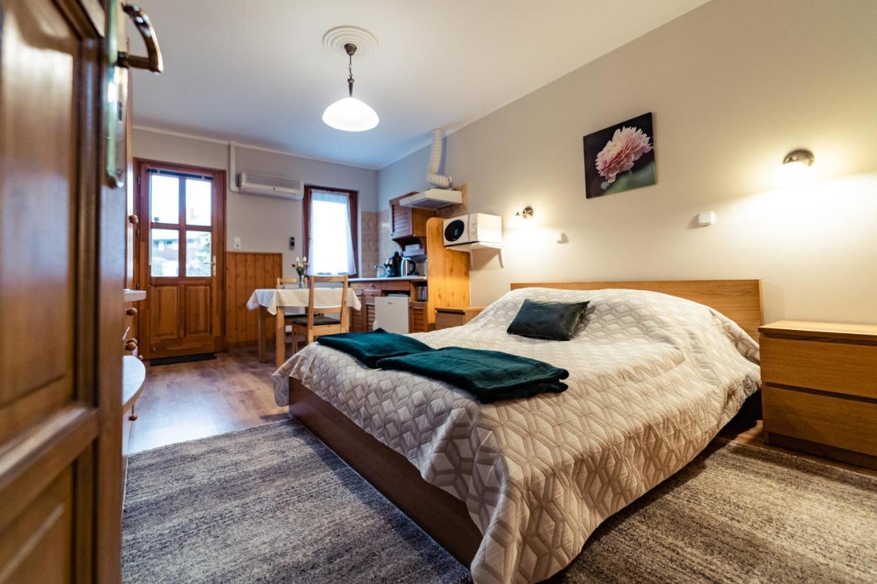 גיולה Estike Apartman מראה חיצוני תמונה