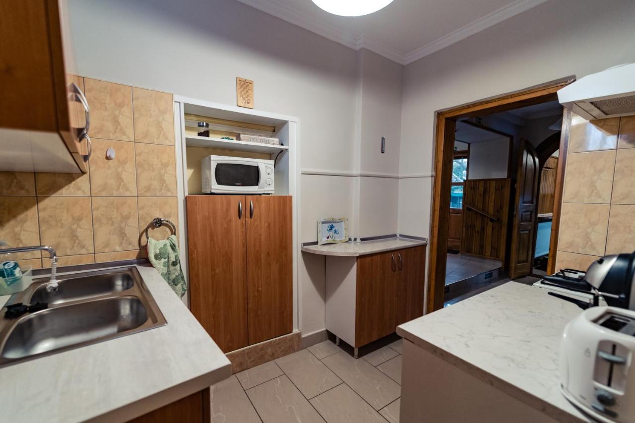 גיולה Estike Apartman מראה חיצוני תמונה