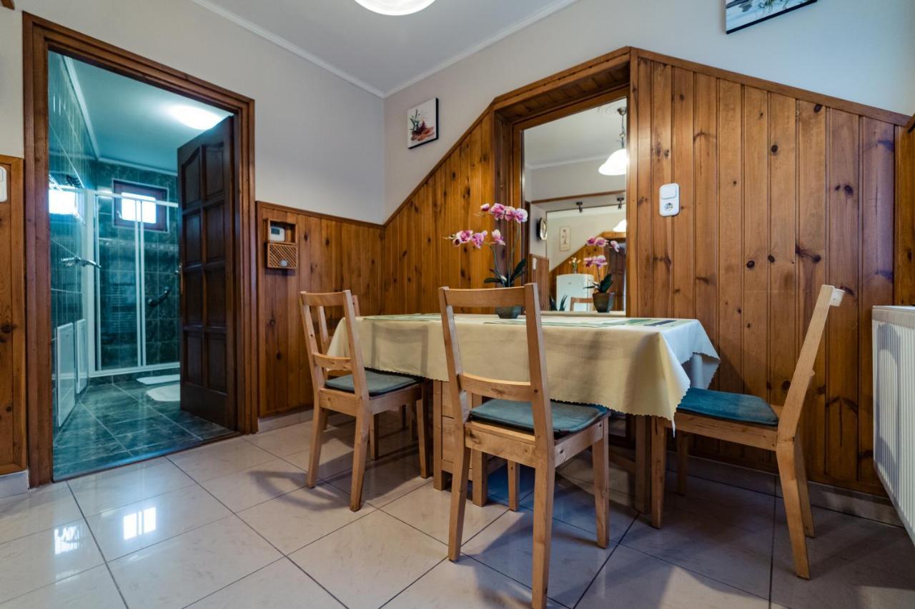 גיולה Estike Apartman מראה חיצוני תמונה