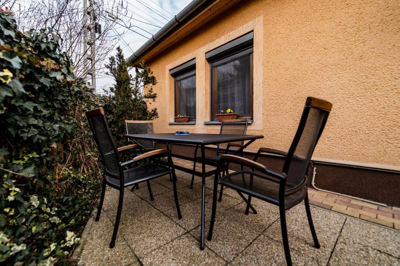 גיולה Estike Apartman מראה חיצוני תמונה