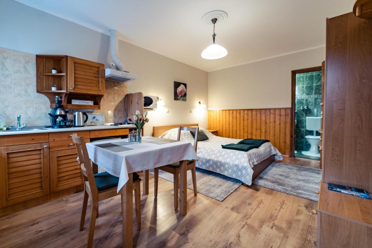 גיולה Estike Apartman מראה חיצוני תמונה